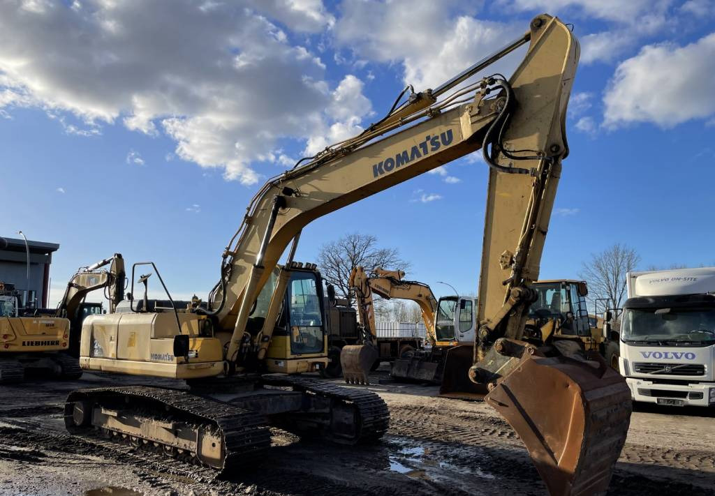 Komatsu PC 240LC-8 Hammerlines Klima 2 buckets - Lintekskavaator: pilt 4 Komatsu PC 240LC-8 Hammerlines Klima 2 buckets - Lintekskavaator: pilt 4