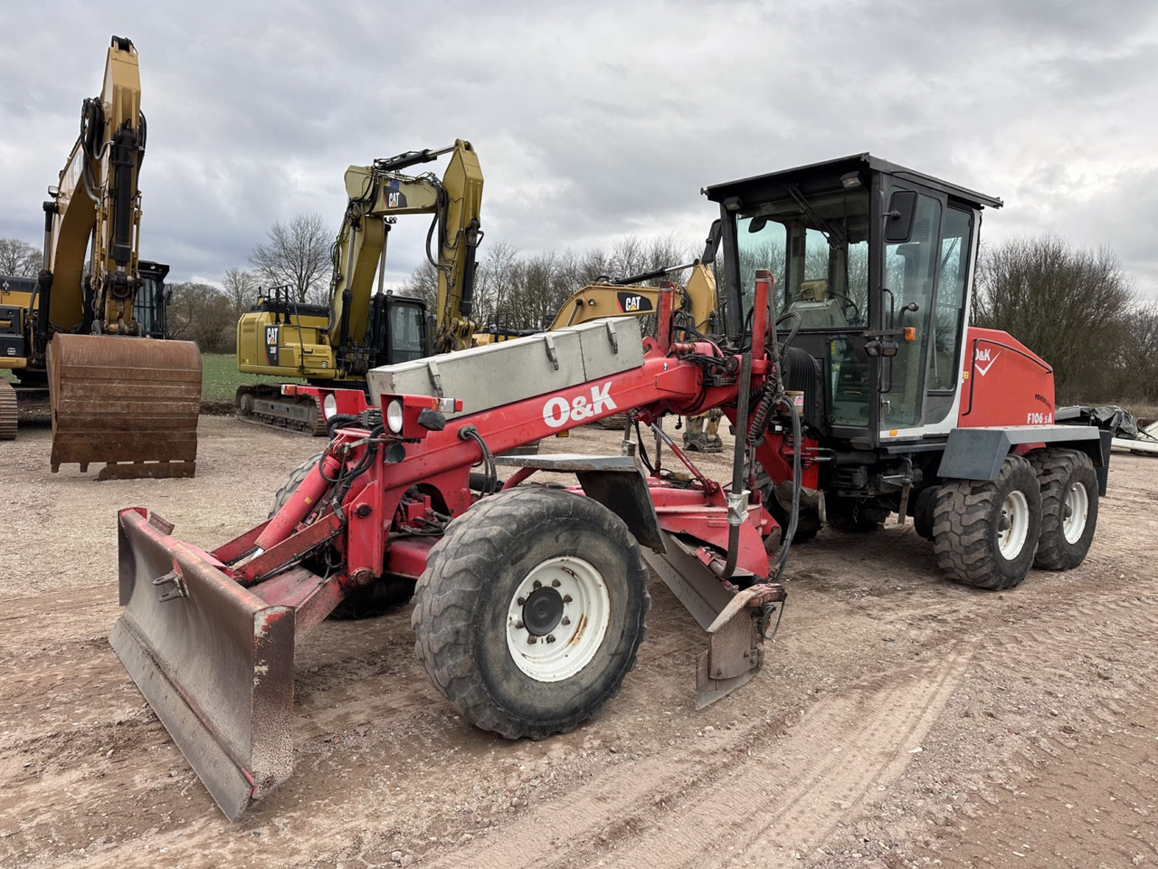 NEW HOLLAND F 106.5 - 6x6 Laser Topcon- Klima Cummins 6 Zyl. - Teehöövel: pilt 3 NEW HOLLAND F 106.5 - 6x6 Laser Topcon- Klima Cummins 6 Zyl. - Teehöövel: pilt 3