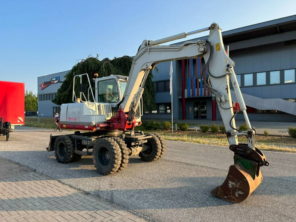 Takeuchi TB 175 W 8,7 ton. Klima Turbo 77 PS - Ratastel ekskavaator: pilt 4 Takeuchi TB 175 W 8,7 ton. Klima Turbo 77 PS - Ratastel ekskavaator: pilt 4