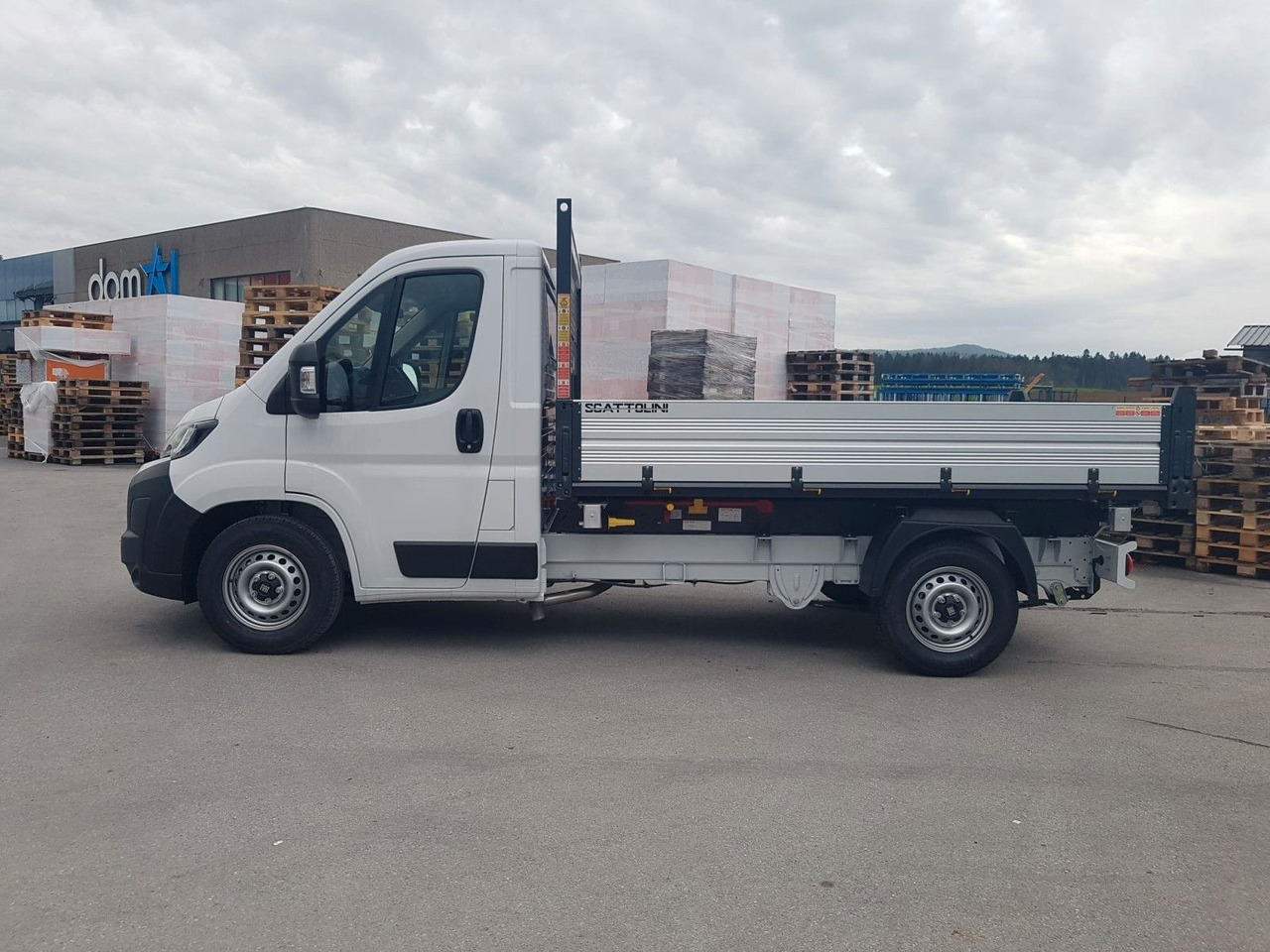 Fiat Ducato 35H L2H1 EKA 3-Seiten-Kipper 180 PS AHK - Tarbesõiduk kallur: pilt 3 Fiat Ducato 35H L2H1 EKA 3-Seiten-Kipper 180 PS AHK - Tarbesõiduk kallur: pilt 3