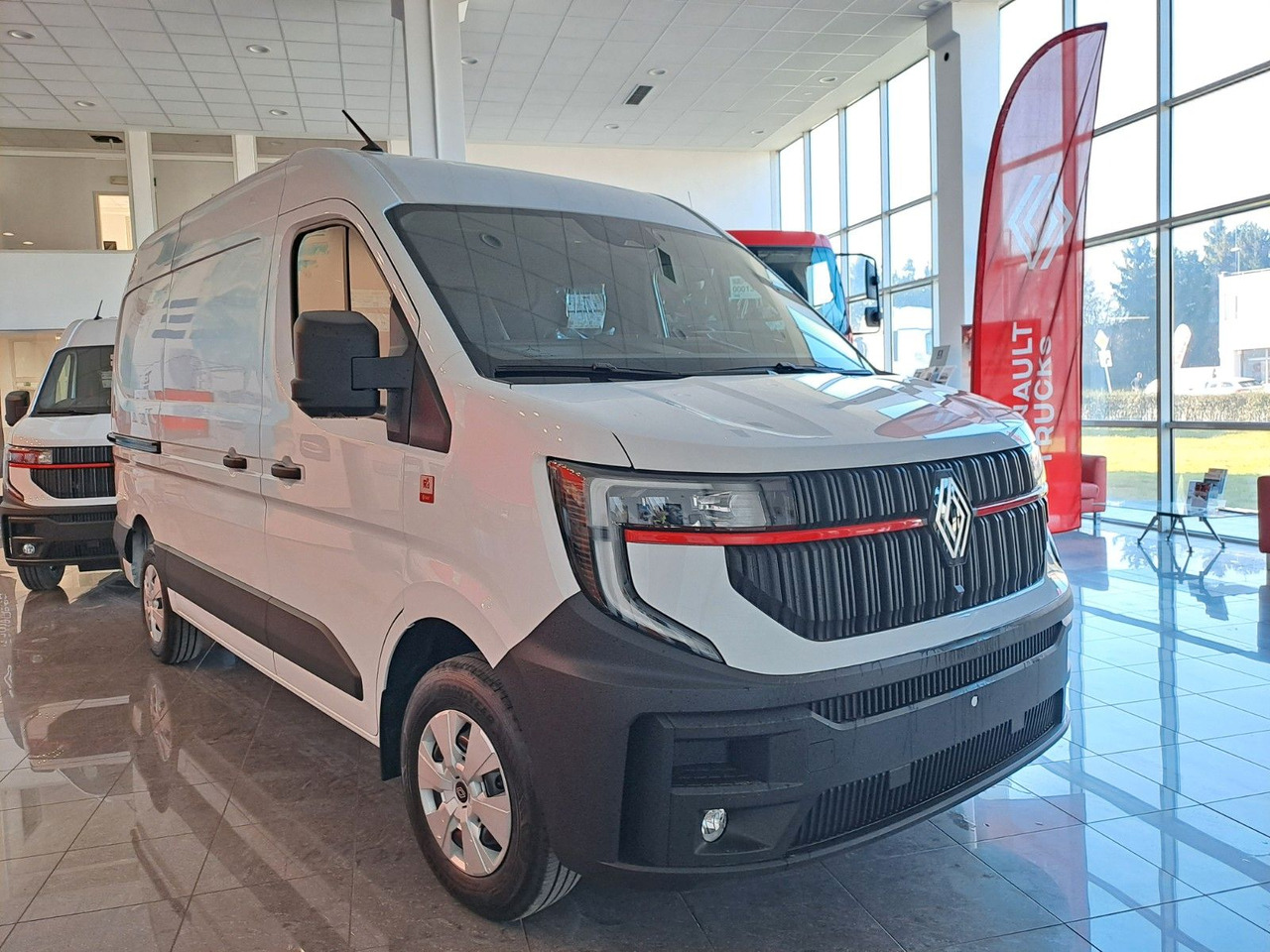Renault Master L2H2 150 - NAV Klimaaut. Holzb. 270° - Kaubik: pilt 2 Renault Master L2H2 150 - NAV Klimaaut. Holzb. 270° - Kaubik: pilt 2