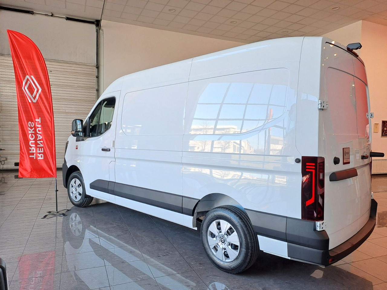 Renault Master L2H2 150 - NAV Klimaaut. Holzb. 270° - Kaubik: pilt 5 Renault Master L2H2 150 - NAV Klimaaut. Holzb. 270° - Kaubik: pilt 5