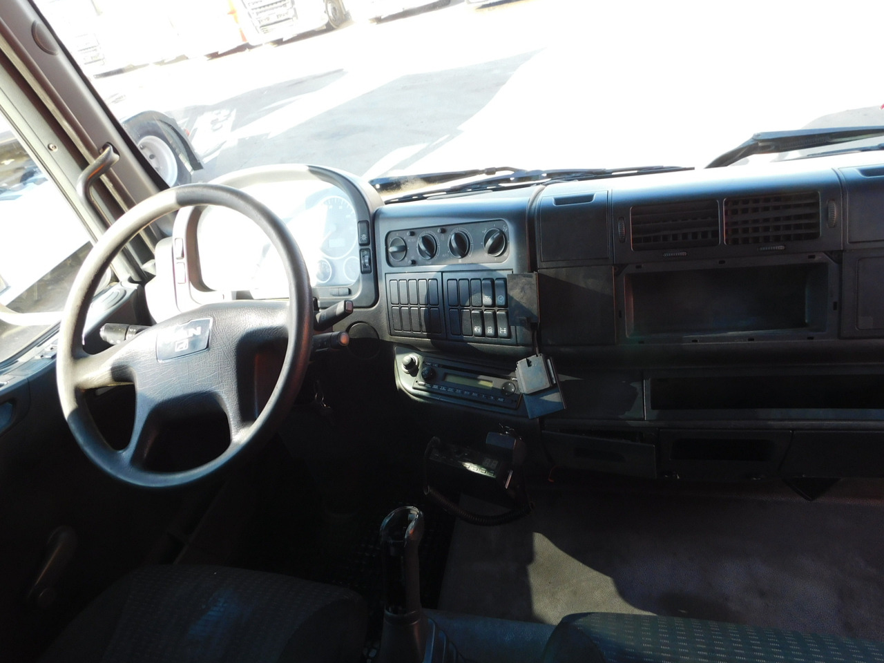 Interior photo 1: Tent veoauto Man Tgl 8180