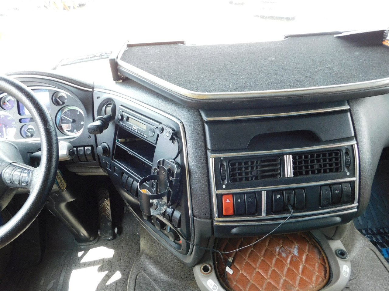 Sadulveok Daf Xf 105460: pilt 6