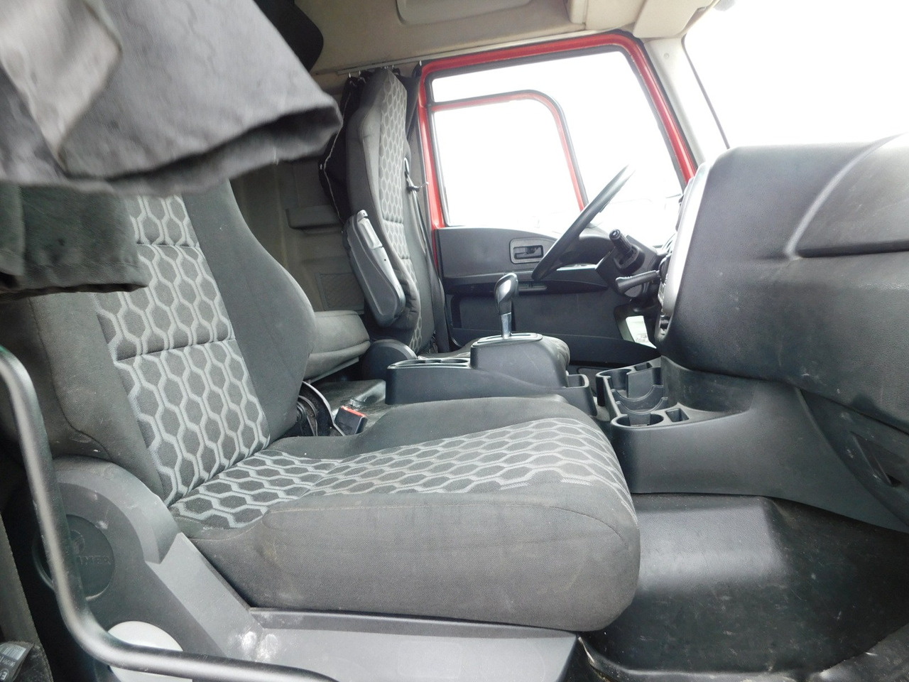 Ford 1848t 4x2 scab e6 12tx2620 - Sadulveok: pilt 5 Ford 1848t 4x2 scab e6 12tx2620 - Sadulveok: pilt 5