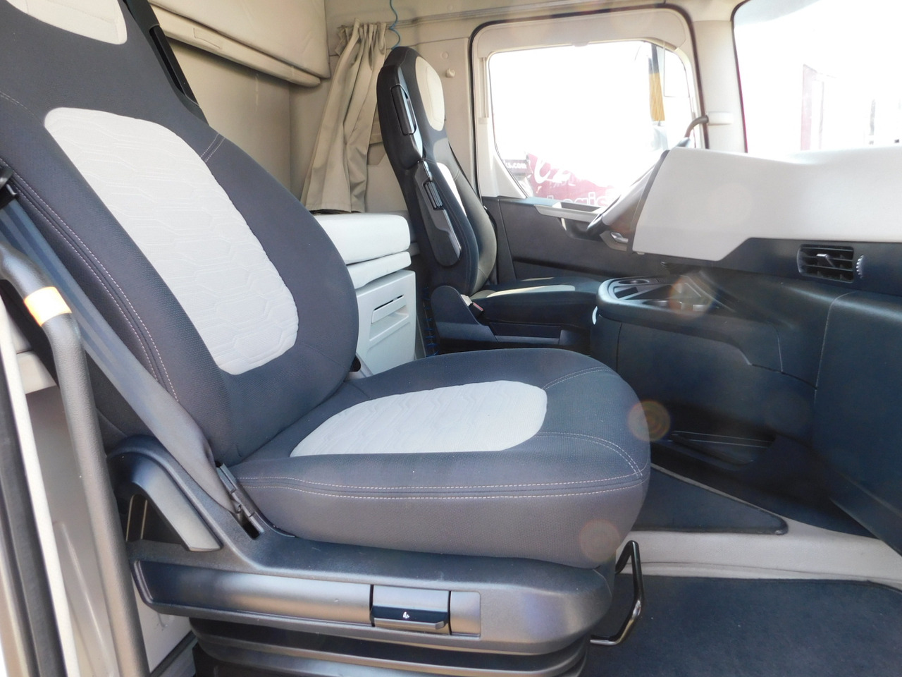Ford F max 4x2 scab e6 12s2620 - Sadulveok: pilt 5 Ford F max 4x2 scab e6 12s2620 - Sadulveok: pilt 5
