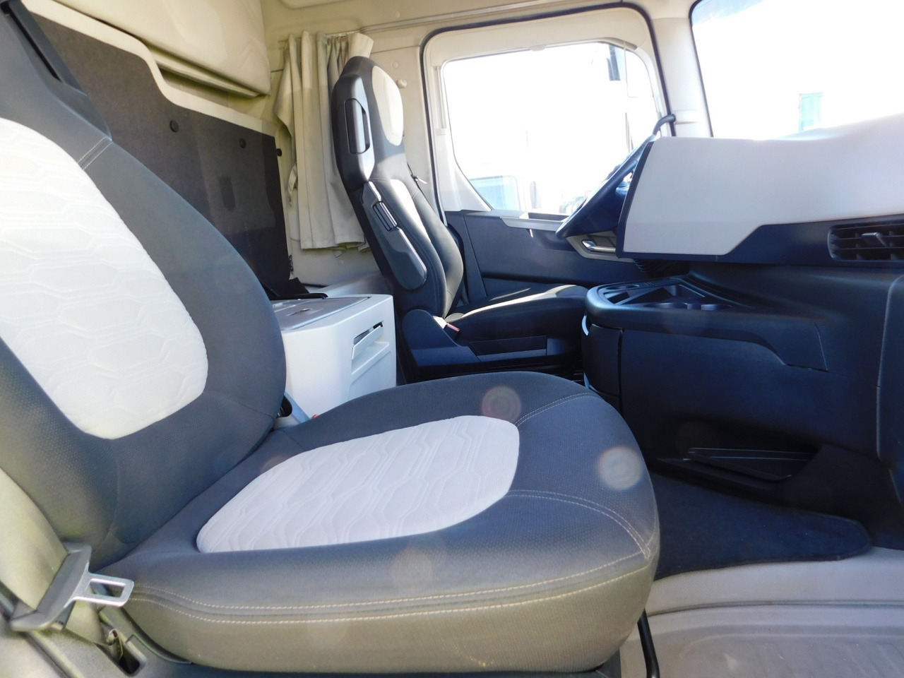 Ford F max 4x2 scab e6 12s2620 - Sadulveok: pilt 5 Ford F max 4x2 scab e6 12s2620 - Sadulveok: pilt 5