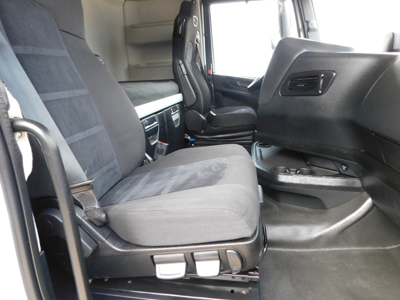 Iveco As440stp - Sadulveok: pilt 5 Iveco As440stp - Sadulveok: pilt 5