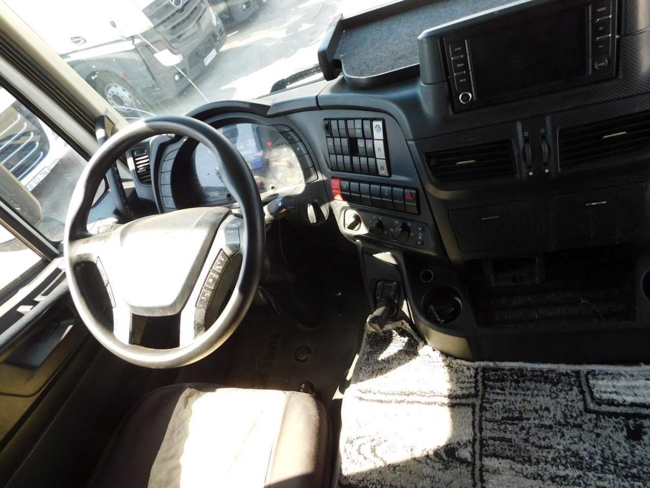 Sadulveok Iveco At440tp: pilt 6