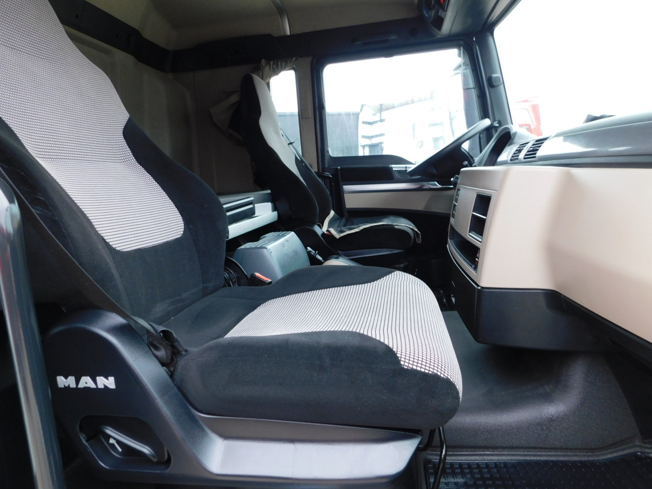 Man Tgx - Sadulveok: pilt 5 Man Tgx - Sadulveok: pilt 5