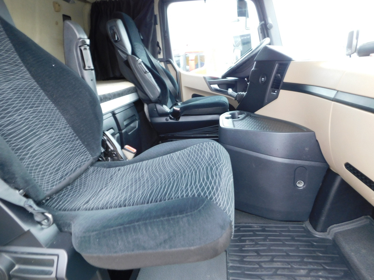 Mercedes Actros - Sadulveok: pilt 5 Mercedes Actros - Sadulveok: pilt 5