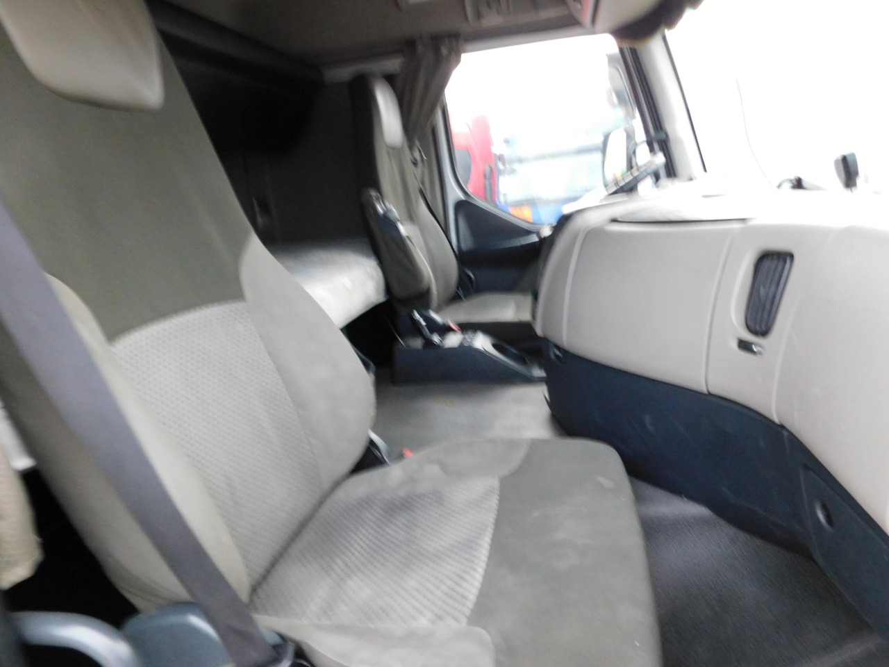 Renault Premium460dxi - Sadulveok: pilt 5 Renault Premium460dxi - Sadulveok: pilt 5