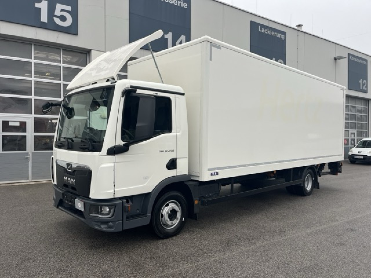 MAN TGL 12.250 4x2 BL CH Euro6 Klima AHK Luftfeder ZV - Kasti veoauto: pilt 1 MAN TGL 12.250 4x2 BL CH Euro6 Klima AHK Luftfeder ZV - Kasti veoauto: pilt 1