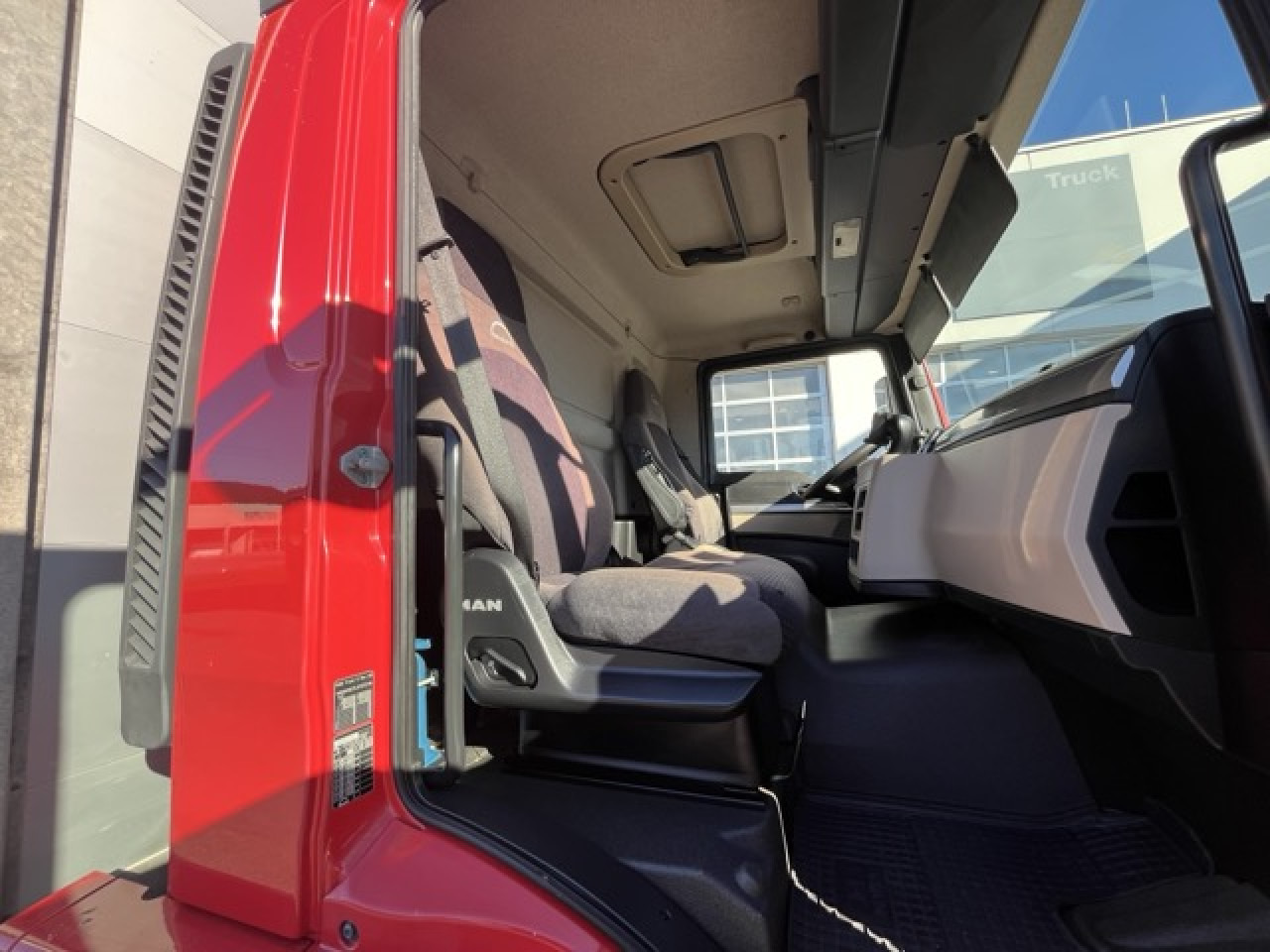 MAN TGM 18.320 4x2 BL Durchladbar - mit Tandemhänger - Tent veoauto: pilt 5 MAN TGM 18.320 4x2 BL Durchladbar - mit Tandemhänger - Tent veoauto: pilt 5