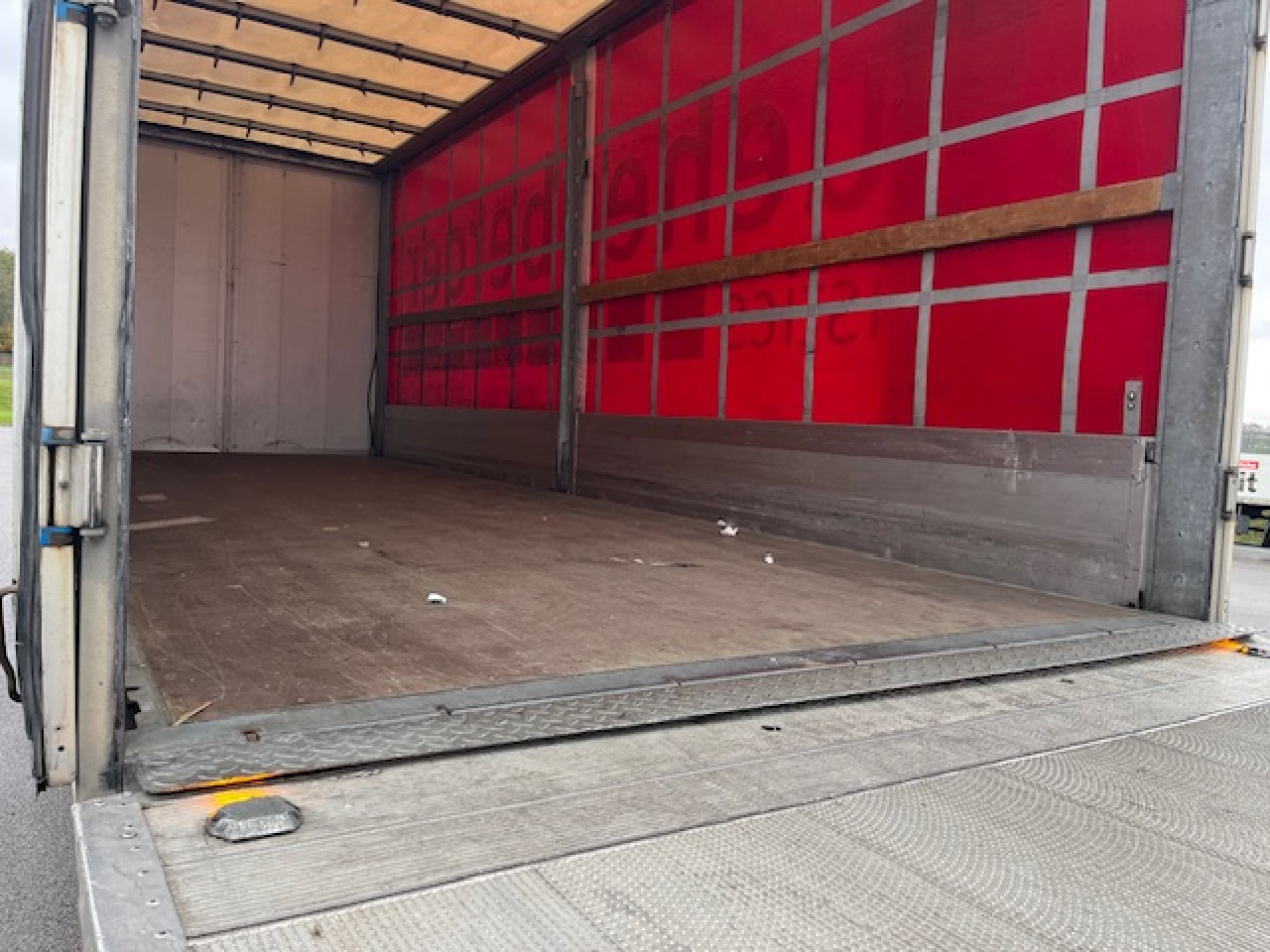 MAN TGM 18.320 4x2 BL Durchladbar - mit Tandemhänger - Tent veoauto: pilt 2 MAN TGM 18.320 4x2 BL Durchladbar - mit Tandemhänger - Tent veoauto: pilt 2