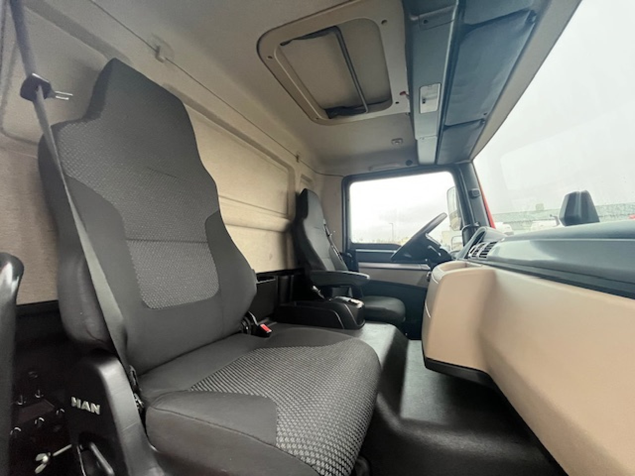 MAN TGM 18.320 4x2 BL Euro6 Klima Luftfeder - Tent veoauto: pilt 2 MAN TGM 18.320 4x2 BL Euro6 Klima Luftfeder - Tent veoauto: pilt 2