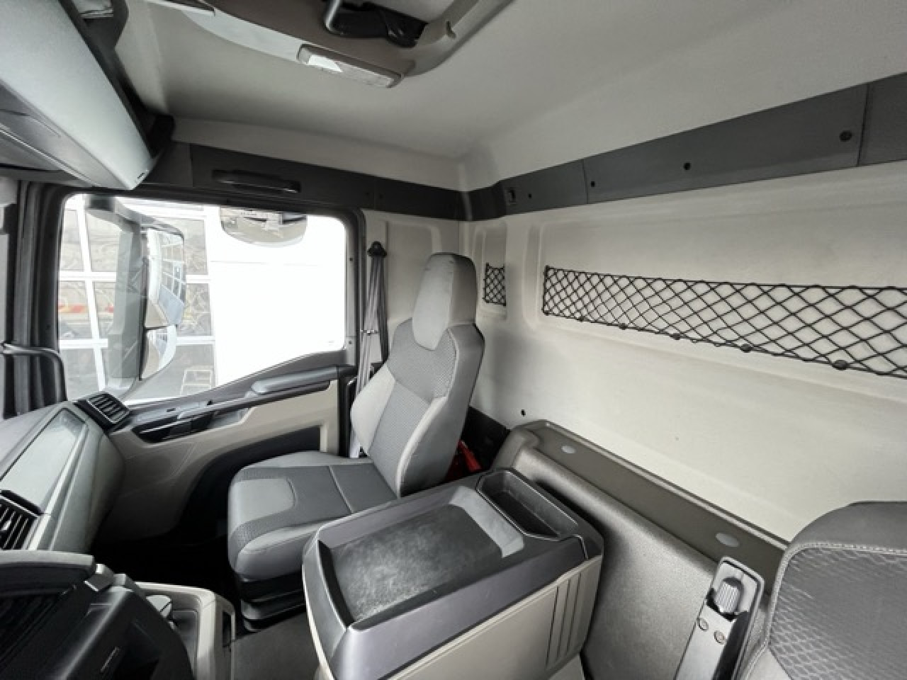 MAN TGS 26.360 6x2-4 LL Euro6 Klima AHK Luftfeder - Kabiinišassiiga veoauto: pilt 3 MAN TGS 26.360 6x2-4 LL Euro6 Klima AHK Luftfeder - Kabiinišassiiga veoauto: pilt 3