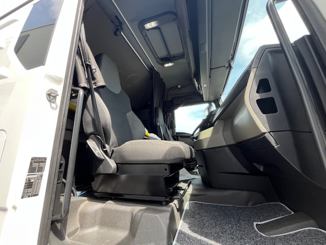 MAN 18.510 4x2 BL SA Kompressor - Kippyhdraulik - ADR - Sadulveok: pilt 5 MAN 18.510 4x2 BL SA Kompressor - Kippyhdraulik - ADR - Sadulveok: pilt 5