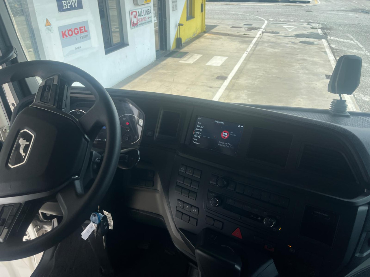 MAN TGX 18.510 4x2 BL SA ADR FL EXII EXIII Euro6 Klima - Sadulveok: pilt 2 MAN TGX 18.510 4x2 BL SA ADR FL EXII EXIII Euro6 Klima - Sadulveok: pilt 2