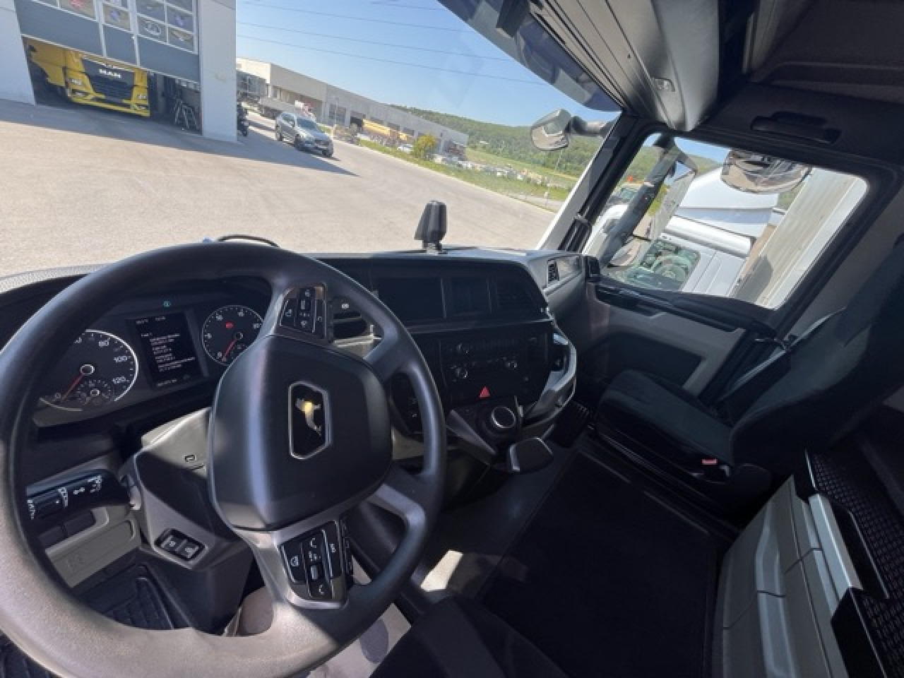 MAN TGX 18.510 4x2 LL SA Hubsattel adj. fifth wheel ZV - Sadulveok: pilt 4 MAN TGX 18.510 4x2 LL SA Hubsattel adj. fifth wheel ZV - Sadulveok: pilt 4