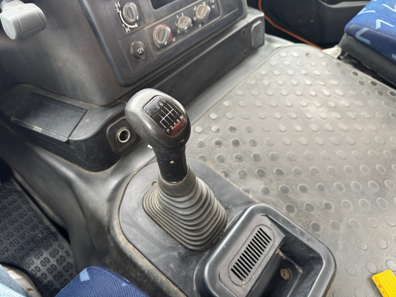 AD260T41 6x4 AD260T41 6x4, EEV - Kallurauto: pilt 5 AD260T41 6x4 AD260T41 6x4, EEV - Kallurauto: pilt 5