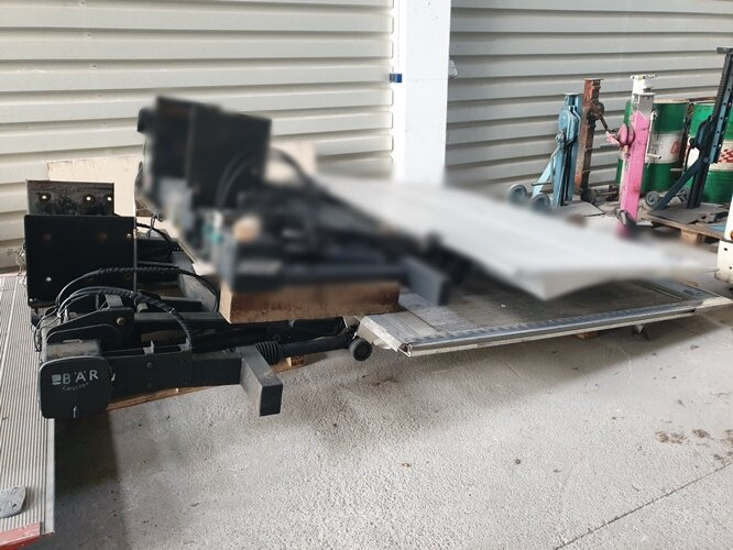 Baer Cargolift Ladebordwand Baer Cargolift Ladebordwand 2t BÄR Typ BC2000S4 - Sabatõstuk: pilt 1 Baer Cargolift Ladebordwand Baer Cargolift Ladebordwand 2t BÄR Typ BC2000S4 - Sabatõstuk: pilt 1