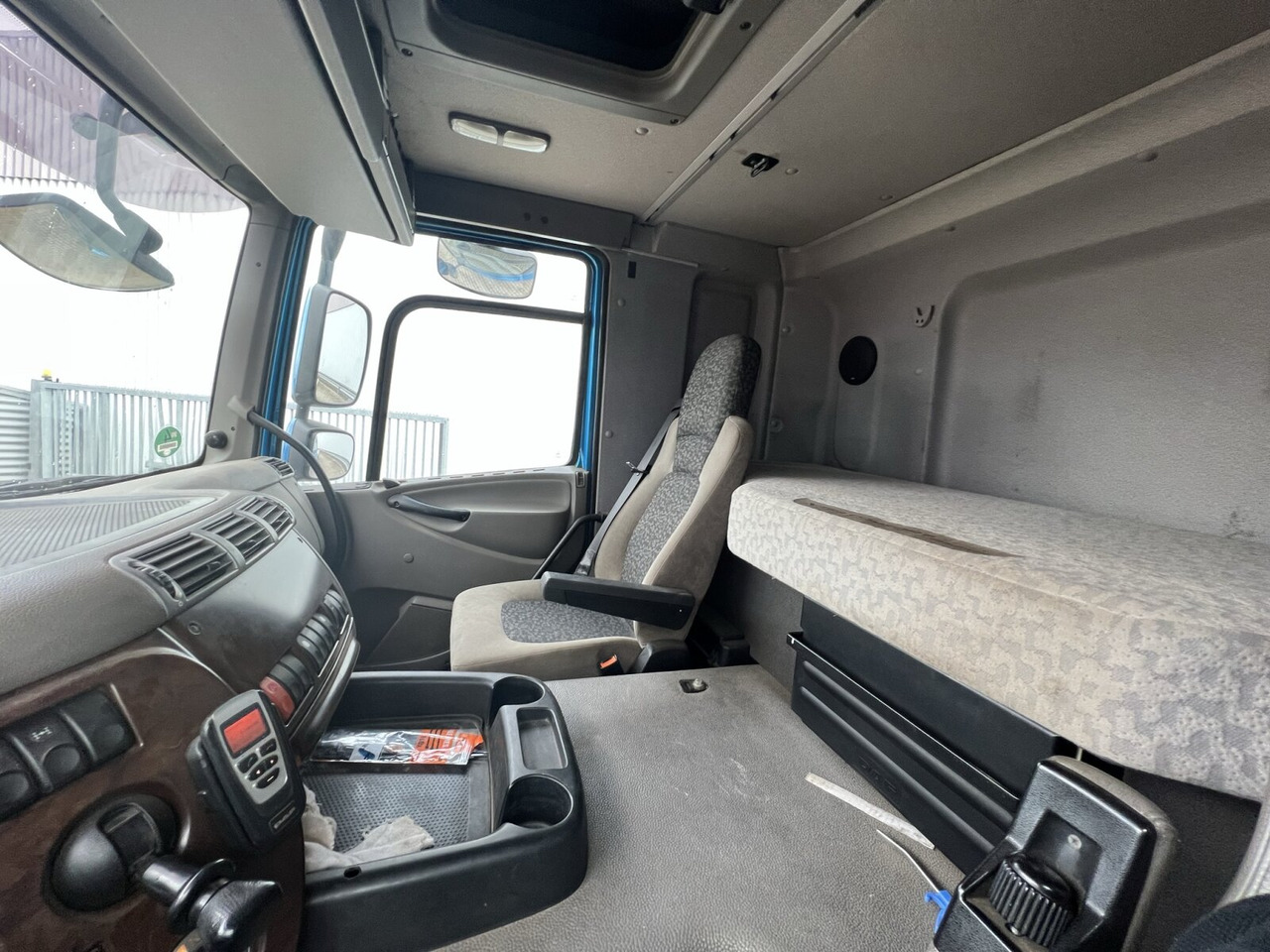 DAF AT 85.460 6x4 AT 85.460 6x4, Abrollkipper Palfinger T20 - Konkstõstukiga veoauto: pilt 3 DAF AT 85.460 6x4 AT 85.460 6x4, Abrollkipper Palfinger T20 - Konkstõstukiga veoauto: pilt 3