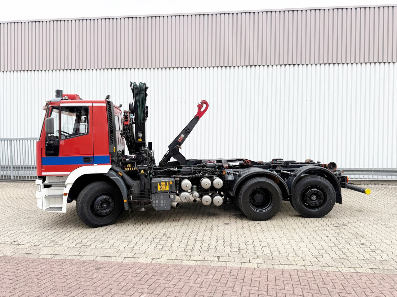 EuroTech 240E38 6x2-4 EuroTech 240E38 6x2-4, Lift-/Lenkachse, Seilwinde, Kran Hiab 100 - Konkstõstukiga veoauto, Kraanaga veoauto: pilt 1 EuroTech 240E38 6x2-4 EuroTech 240E38 6x2-4, Lift-/Lenkachse, Seilwinde, Kran Hiab 100 - Konkstõstukiga veoauto, Kraanaga veoauto: pilt 1