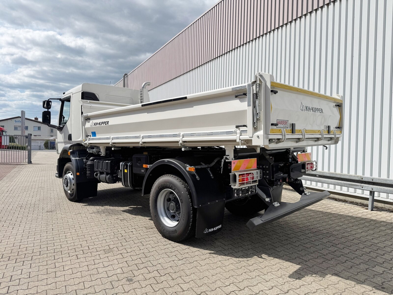 Uus Kallurauto FL 280 4x4 FL 280 4x4: pilt 12 Uus Kallurauto FL 280 4x4 FL 280 4x4: pilt 12