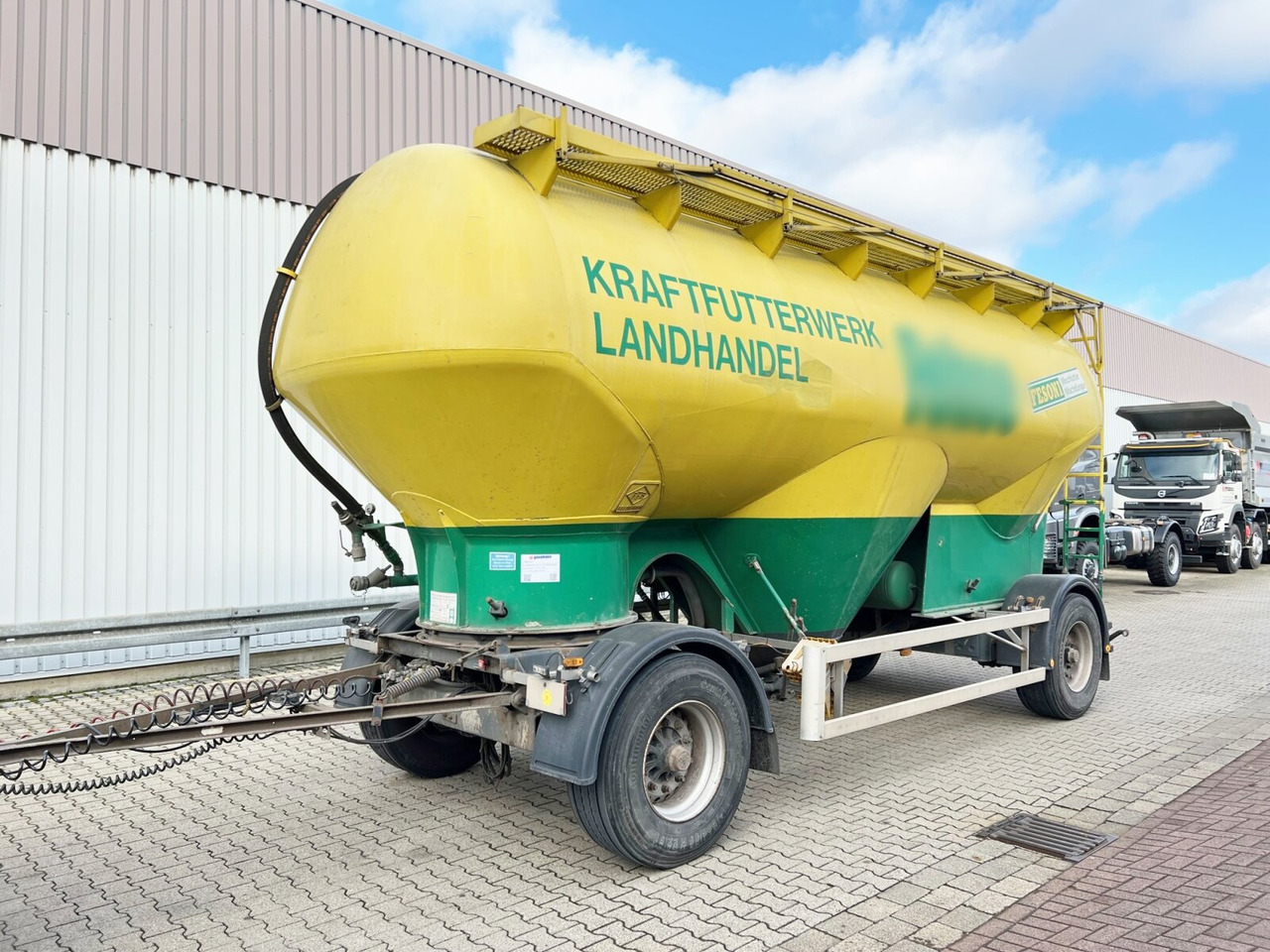 Feldbinder EUT 31.2 Silo-Anhänger EUT 31.2 Silo-Anhänger, ca. 31m³, 4x Domdeckel - Tsisternhaagis: pilt 1 Feldbinder EUT 31.2 Silo-Anhänger EUT 31.2 Silo-Anhänger, ca. 31m³, 4x Domdeckel - Tsisternhaagis: pilt 1