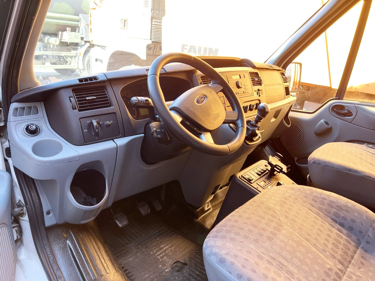 Ford Transit 2.2 TDCI 4x2 Transit 2.2 TDCI 4x2, Krankentransporter - Kiirabiauto: pilt 2 Ford Transit 2.2 TDCI 4x2 Transit 2.2 TDCI 4x2, Krankentransporter - Kiirabiauto: pilt 2