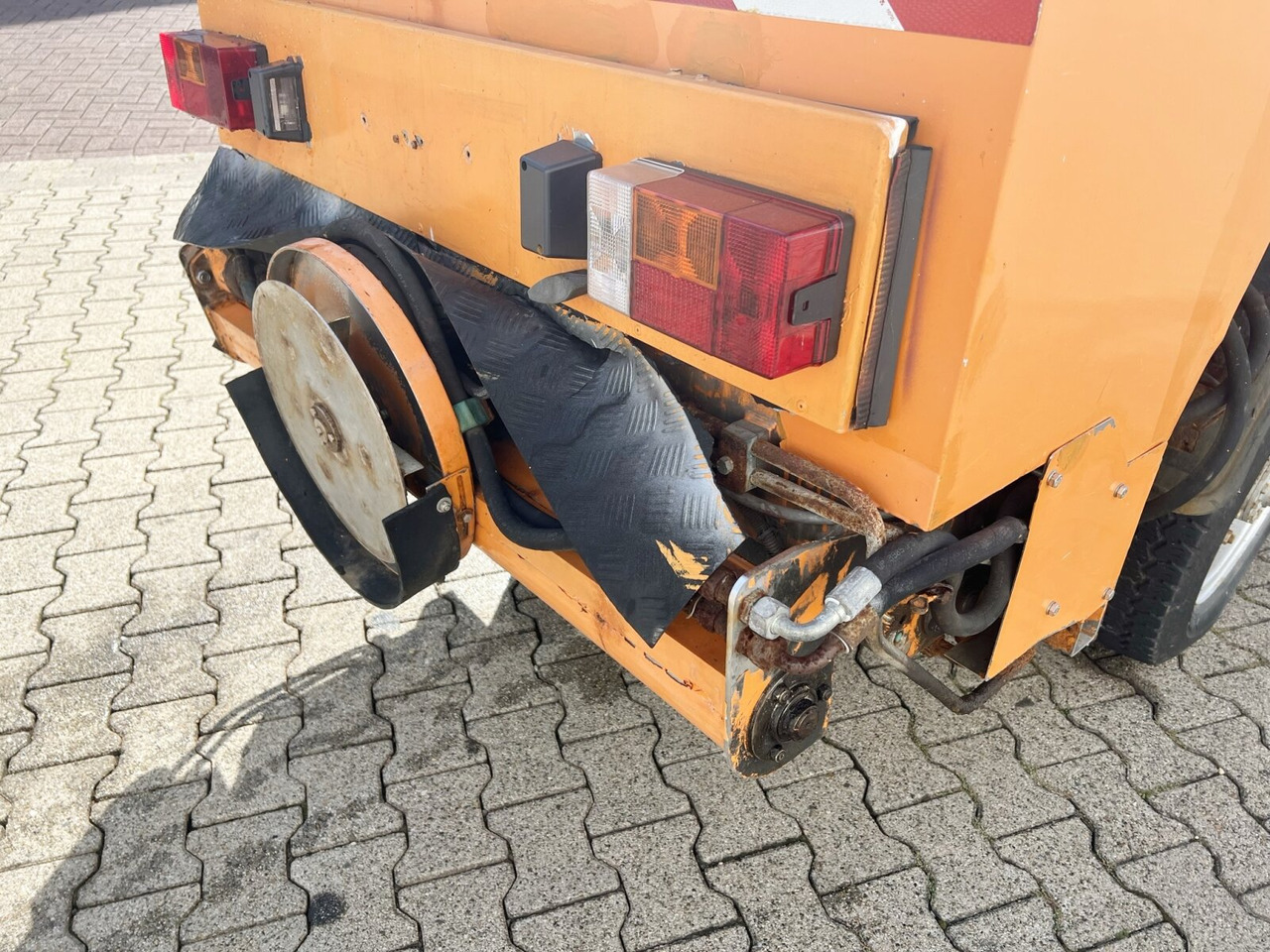 HY 1251 / 4x4 Bokimobil, Winterdienst, Kehr/Saugmaschine KIEFER HY 1251 / 4x4 Bokimobil, Winterdienst - Munitsipaaltraktor: pilt 3 HY 1251 / 4x4 Bokimobil, Winterdienst, Kehr/Saugmaschine KIEFER HY 1251 / 4x4 Bokimobil, Winterdienst - Munitsipaaltraktor: pilt 3