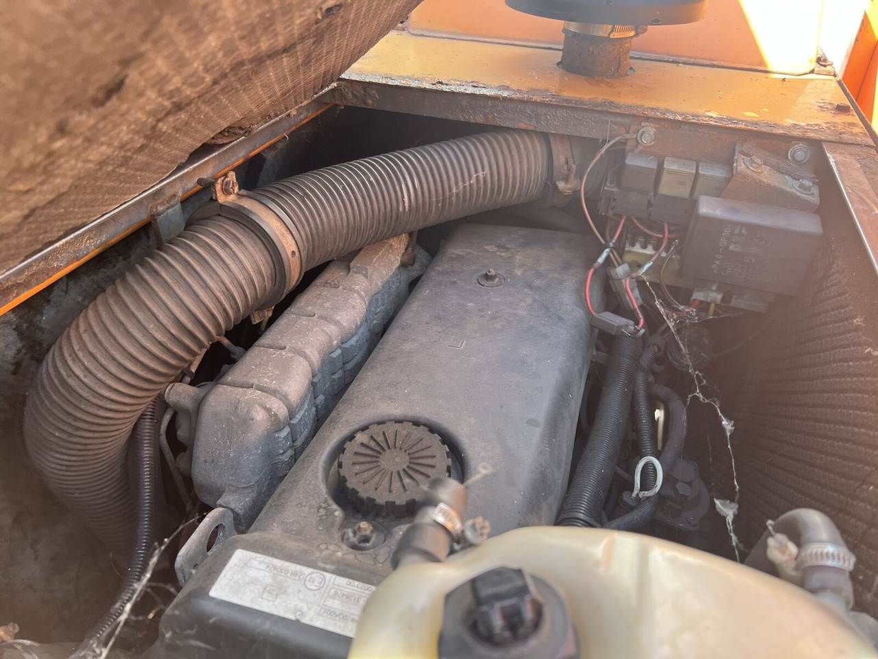HY 1251 / 4x4 Bokimobil, Winterdienst, Kehr/Saugmaschine KIEFER HY 1251 / 4x4 Bokimobil, Winterdienst - Munitsipaaltraktor: pilt 4 HY 1251 / 4x4 Bokimobil, Winterdienst, Kehr/Saugmaschine KIEFER HY 1251 / 4x4 Bokimobil, Winterdienst - Munitsipaaltraktor: pilt 4