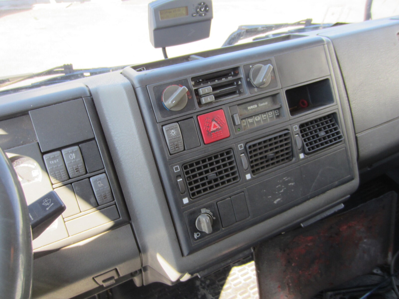 Kasti veoauto Iveco EuroCargo 80E 15/85: pilt 9