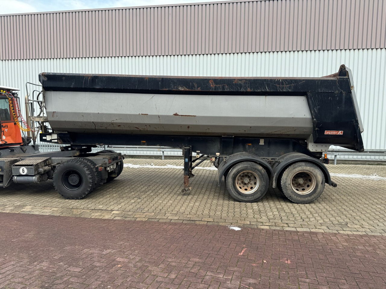 Langendorf SKA-HS 18/27 SKA-HS 18/27, Stahlmulde ca. 24m³ - Kallur-poolhaagis: pilt 4 Langendorf SKA-HS 18/27 SKA-HS 18/27, Stahlmulde ca. 24m³ - Kallur-poolhaagis: pilt 4