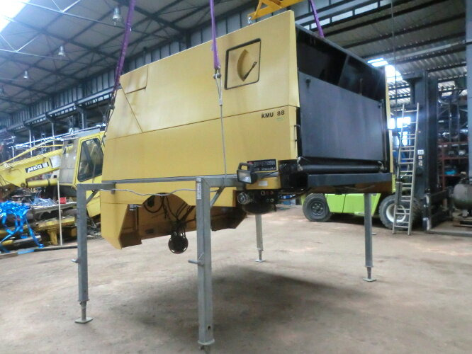 Unimog AUGL Kehrmaschine KMU88H AUGL KMU88H, Kehrmaschinen-Aufbau - Lisaseade - Tänavapühkimismasin: pilt 1 Unimog AUGL Kehrmaschine KMU88H AUGL KMU88H, Kehrmaschinen-Aufbau - Lisaseade - Tänavapühkimismasin: pilt 1