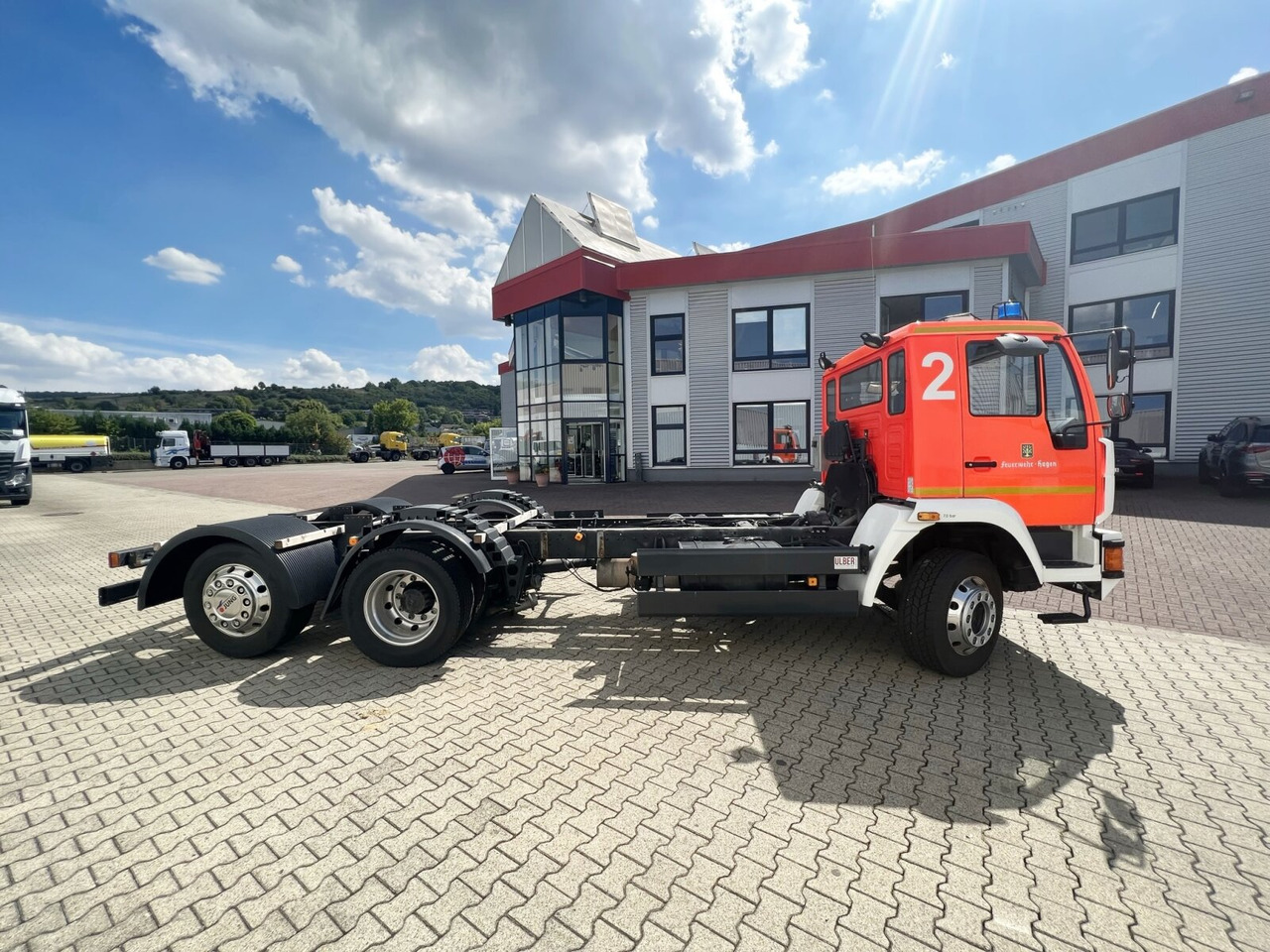 Kabiinišassiiga veoauto MAN 25/18.284 6x2-4 LL 25/18.284 6x2-4 LL, Retarder, Lenkachse: pilt 9
