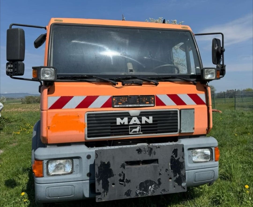 MAN LE 18.280 4x2 LL LE 18.280 4x2 LL, 6-Zylinder, Winterdienstausstattung - Konkstõstukiga veoauto: pilt 2 MAN LE 18.280 4x2 LL LE 18.280 4x2 LL, 6-Zylinder, Winterdienstausstattung - Konkstõstukiga veoauto: pilt 2
