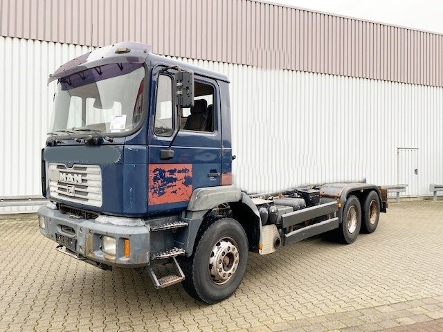 MAN T40 26.364/414 6x4, 6-Zylinder T40 26.364/414 6x4, 6-Zylinder - Kabiinišassiiga veoauto: pilt 1 MAN T40 26.364/414 6x4, 6-Zylinder T40 26.364/414 6x4, 6-Zylinder - Kabiinišassiiga veoauto: pilt 1