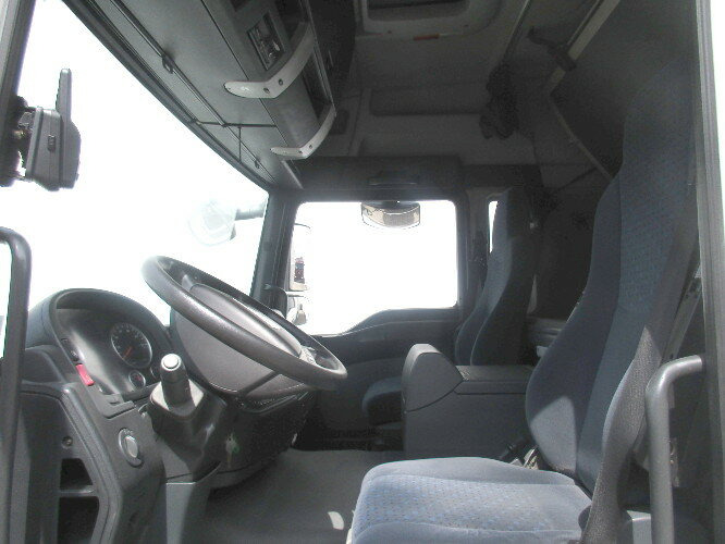 MAN TGL 12.240 BL 4x2 TGL 12.240BL 4x2, mit Kran Hiab 088 mit Funk - Kraanaga veoauto, Tent veoauto: pilt 3 MAN TGL 12.240 BL 4x2 TGL 12.240BL 4x2, mit Kran Hiab 088 mit Funk - Kraanaga veoauto, Tent veoauto: pilt 3