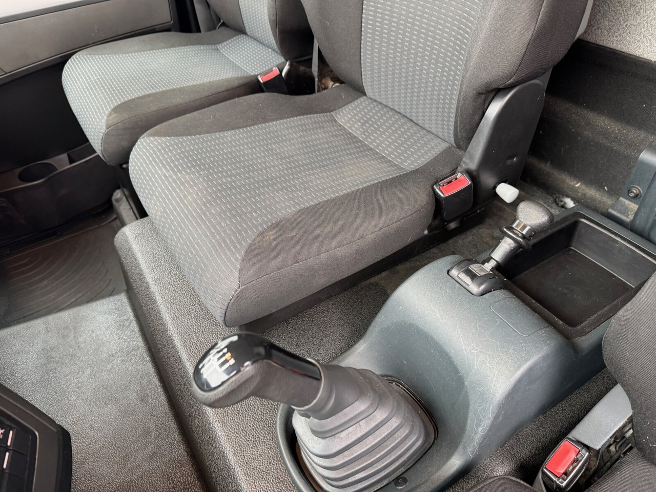 MAN TGL 8.150 4x2 BL TGL 8.150 4x2 BL, Möbelkoffer mit Rolltor - Kasti veoauto: pilt 5 MAN TGL 8.150 4x2 BL TGL 8.150 4x2 BL, Möbelkoffer mit Rolltor - Kasti veoauto: pilt 5