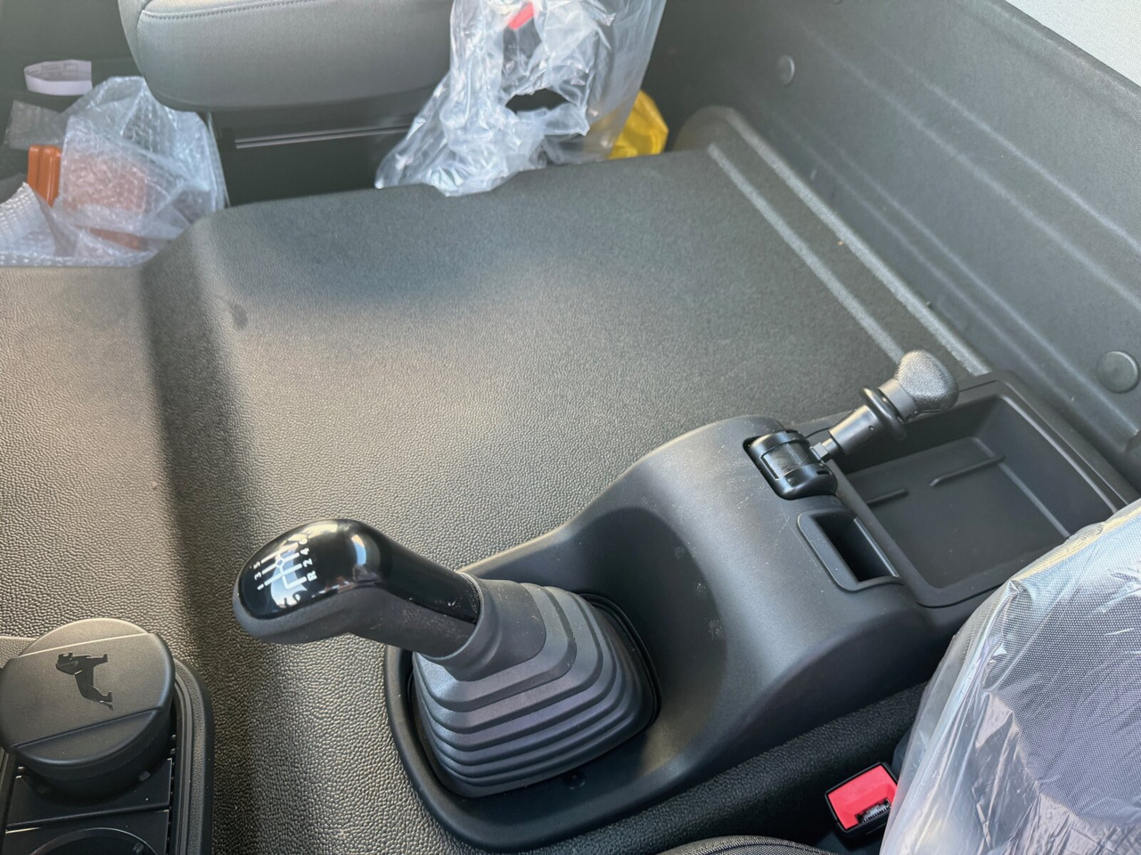 MAN TGL 8.190 4x2 BB CH TGL 8.190 4x2 BB CH, Nebenantrieb, 2x VORHANDEN - Kabiinišassiiga veoauto: pilt 3 MAN TGL 8.190 4x2 BB CH TGL 8.190 4x2 BB CH, Nebenantrieb, 2x VORHANDEN - Kabiinišassiiga veoauto: pilt 3