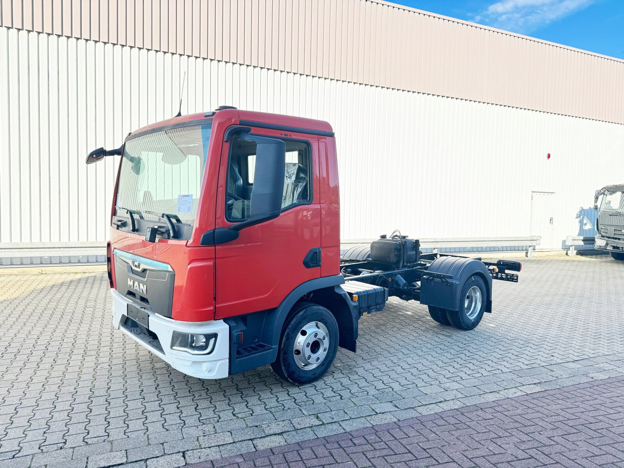 MAN TGL 8.190 4x2 BB CH TGL 8.190 4x2 BB CH, Nebenantrieb - Kabiinišassiiga veoauto: pilt 1 MAN TGL 8.190 4x2 BB CH TGL 8.190 4x2 BB CH, Nebenantrieb - Kabiinišassiiga veoauto: pilt 1