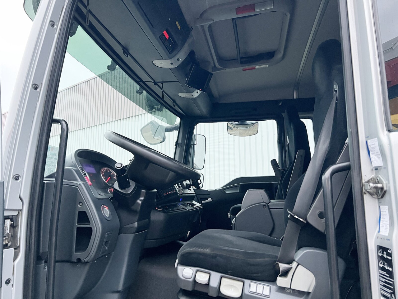 Interior photo 1: Madelveok/ Platvormveok MAN TGM 13/15.290 4X4 BL TGM 13/15.290 4X4 BL, Seilwinde