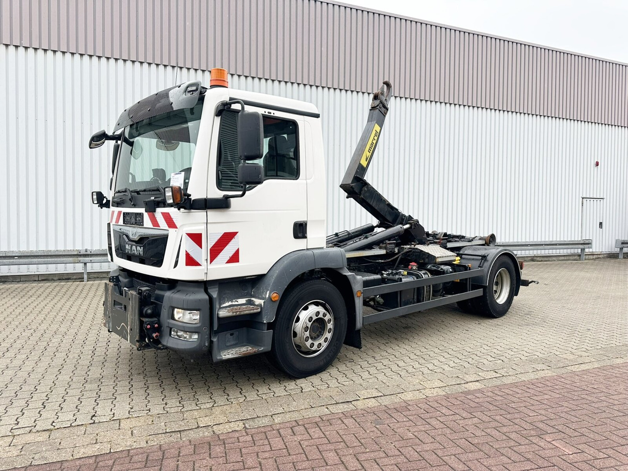 MAN TGM 18.290 4x2 BL TGM 18.290 4x2 BL, Winterdienstausstattung - Konkstõstukiga veoauto: pilt 1 MAN TGM 18.290 4x2 BL TGM 18.290 4x2 BL, Winterdienstausstattung - Konkstõstukiga veoauto: pilt 1