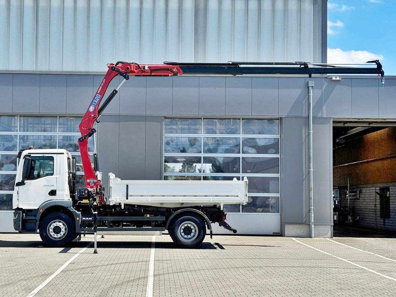 MAN TGM 18.320 4x2 TGM 18.320 4x2, Kran HMF 1320 K3, Funk - Kallurauto, Kraanaga veoauto: pilt 1 MAN TGM 18.320 4x2 TGM 18.320 4x2, Kran HMF 1320 K3, Funk - Kallurauto, Kraanaga veoauto: pilt 1
