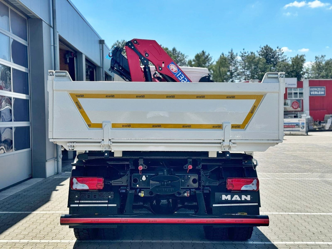 MAN TGM 18.320 4x2 TGM 18.320 4x2, Kran HMF 1320 K3, Funk - Kallurauto, Kraanaga veoauto: pilt 2 MAN TGM 18.320 4x2 TGM 18.320 4x2, Kran HMF 1320 K3, Funk - Kallurauto, Kraanaga veoauto: pilt 2
