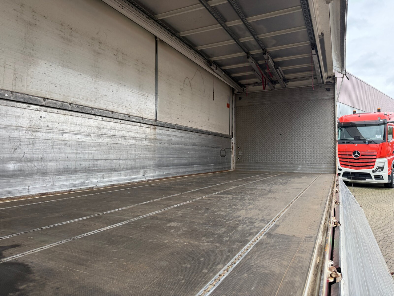 MAN TGM 22.290 6x2-4 LL TGM 22.290 6x2-4 LL, EEV, Lenkachse, 2x AHK, Getränkekoffer, LBW MBB - Kasti veoauto: pilt 2 MAN TGM 22.290 6x2-4 LL TGM 22.290 6x2-4 LL, EEV, Lenkachse, 2x AHK, Getränkekoffer, LBW MBB - Kasti veoauto: pilt 2