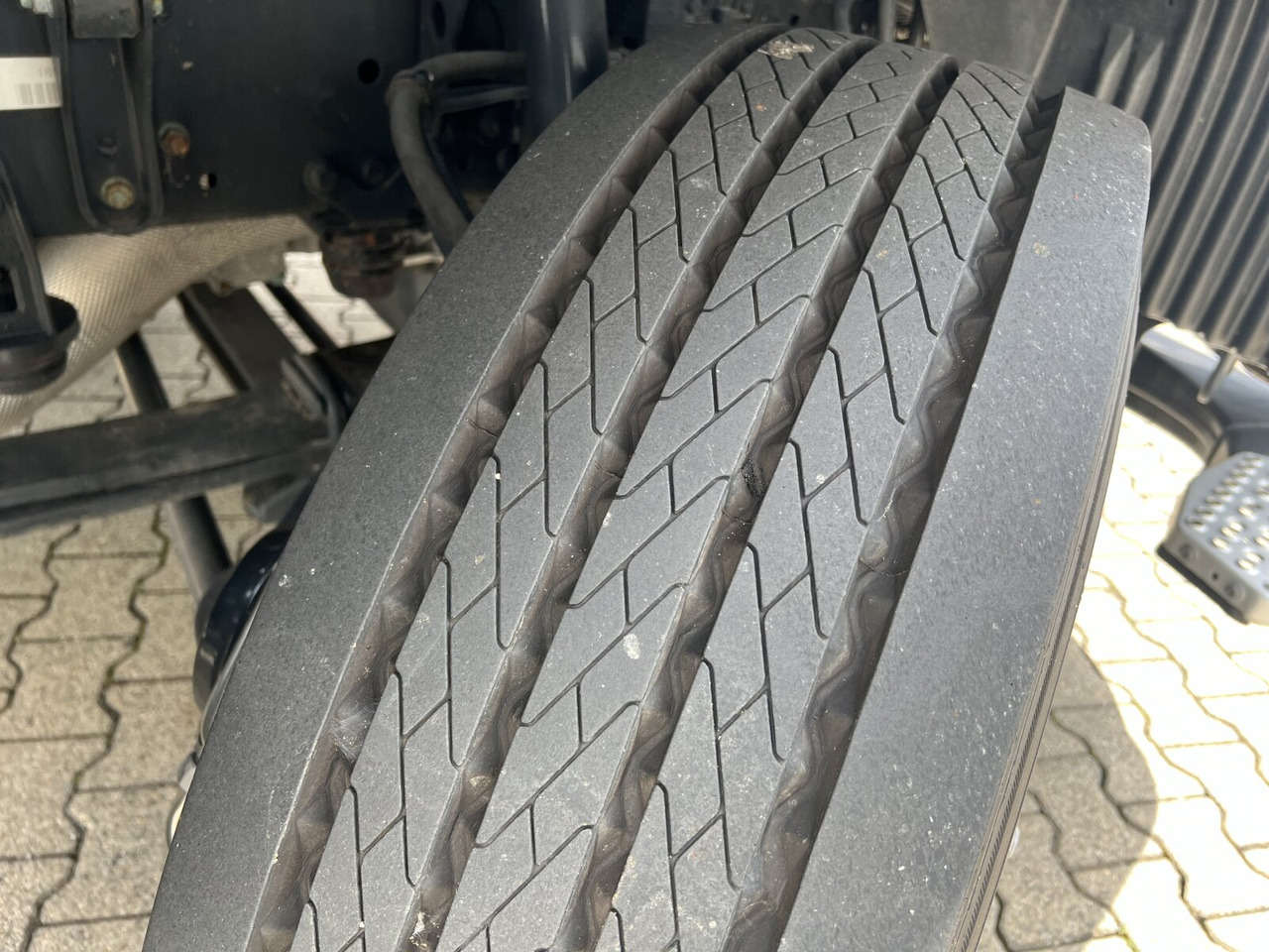 MAN TGS 26.320 6X2-4 BL TGS 26.320 6X2-4 BL, Lenk-/Liftachse, Rechtslenker, Export Only! - Kabiinišassiiga veoauto: pilt 4 MAN TGS 26.320 6X2-4 BL TGS 26.320 6X2-4 BL, Lenk-/Liftachse, Rechtslenker, Export Only! - Kabiinišassiiga veoauto: pilt 4