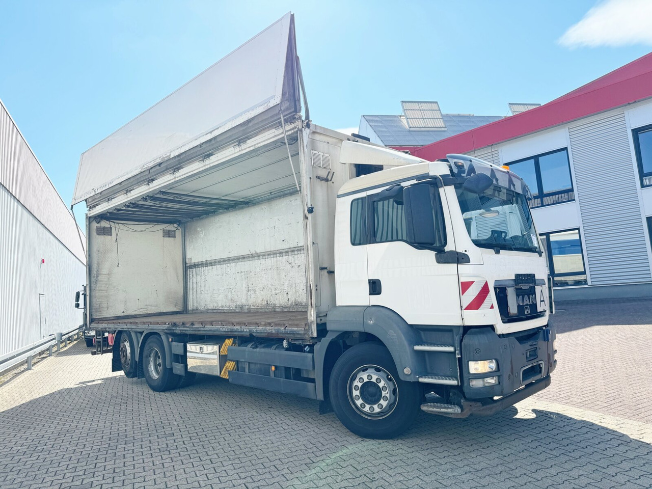 MAN TGS 26.360 6X2-4 BL TGS 26.360 6X2-4 BL, Lift-/Lenkachse, Stapleraufnahme - Kasti veoauto: pilt 1 MAN TGS 26.360 6X2-4 BL TGS 26.360 6X2-4 BL, Lift-/Lenkachse, Stapleraufnahme - Kasti veoauto: pilt 1